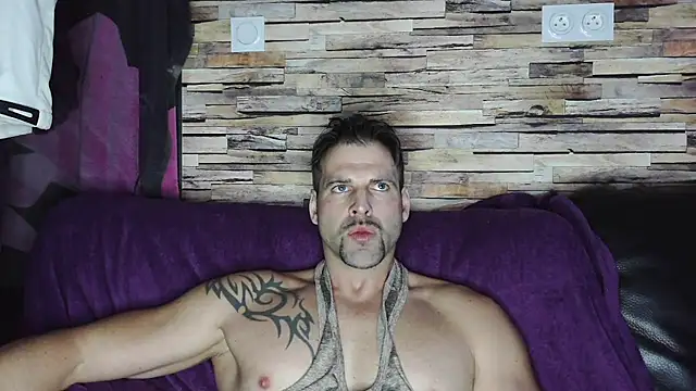 XxBigboybandxX online show from 01/18/25, 04:42