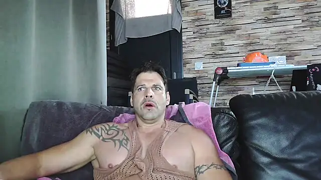 XxBigboybandxX online show from 11/19/25, 02:50