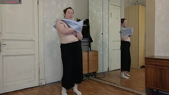 Blush Lolaa online show from 03/05/25, 02:12