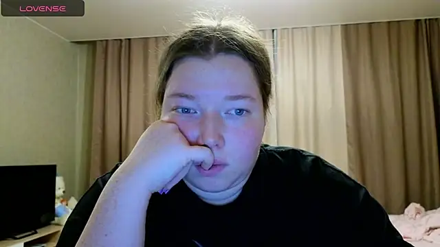 Blush Lolaa online show from 12/21/25, 03:41