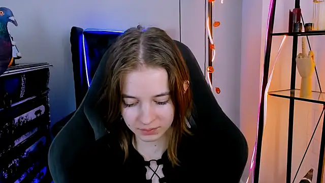 TinaDavil online show from 12/03/24, 05:45