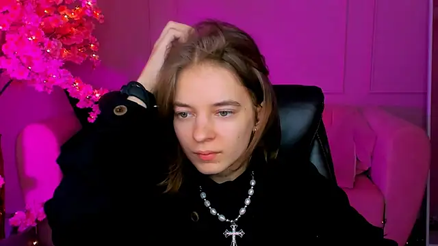 TinaDavil online show from 12/18/24, 02:06