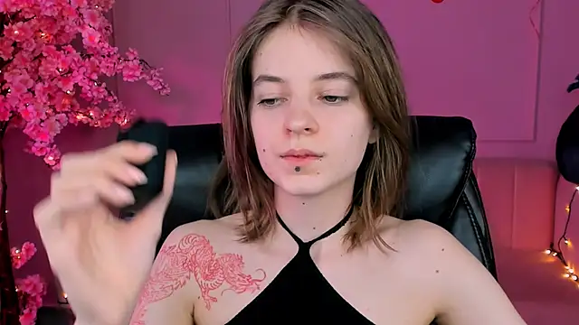 TinaDavil online show from 02/19/25, 05:38