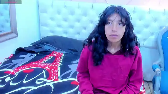 karolinee 66  online show from 04/26/26, 04:43
