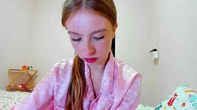 minidivaa  online show from 07/07/26, 08:35