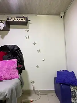 Snapshot of alicev_kitty chatting on 03/04/26, 12:44 alicev kitty online show from 03/04/26, 12:44