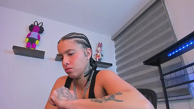 Gangster Girl online show from 11/30/25, 02:43