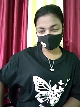 Snapshot of Myra-sen chatting on 03/07/25, 04:02 Myra-sen online show from 03/07/25, 04:02