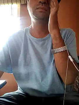 Snapshot of daddy_indian chatting on 12/11/24, 04:49 daddy indian online show from 12/11/24, 04:49