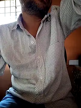 Snapshot of daddy_indian chatting on 02/19/25, 03:50 daddy indian online show from 02/19/25, 03:50