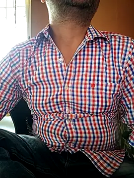 Snapshot of daddy_indian chatting on 03/04/25, 04:27 daddy indian online show from 03/04/25, 04:27
