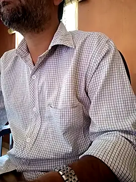 Snapshot of daddy_indian chatting on 03/13/25, 05:43 daddy indian online show from 03/13/25, 05:43