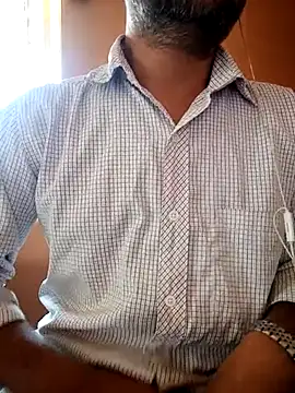 Snapshot of daddy_indian chatting on 03/15/25, 07:20 daddy indian online show from 03/15/25, 07:20