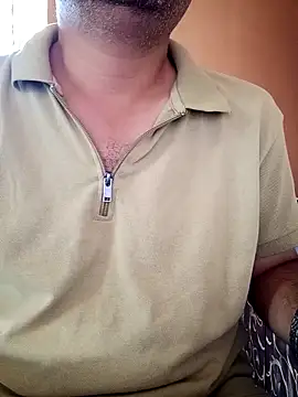 Snapshot of daddy_indian chatting on 03/17/25, 05:45 daddy indian online show from 03/17/25, 05:45