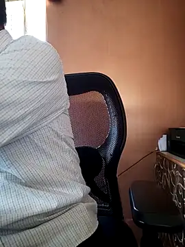 Snapshot of daddy_indian chatting on 03/19/25, 04:47 daddy indian online show from 03/19/25, 04:47