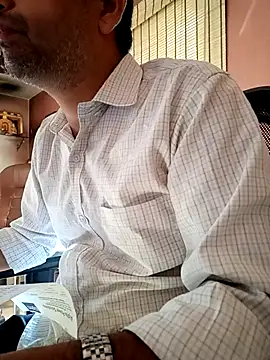 Snapshot of daddy_indian chatting on 03/19/25, 10:55 daddy indian online show from 03/19/25, 10:55
