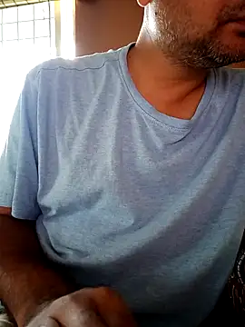 Snapshot of daddy_indian chatting on 10/11/25, 04:33 daddy indian online show from 10/11/25, 04:33