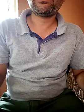 Snapshot of daddy_indian chatting on 10/14/25, 05:41 daddy indian online show from 10/14/25, 05:41