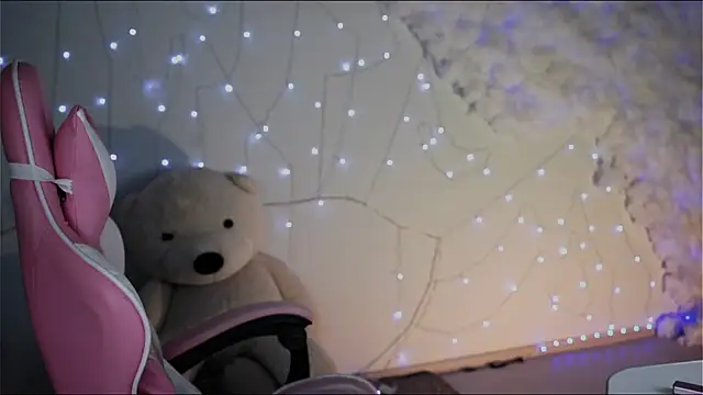 Lana  May online show from 12/20/24, 11:32