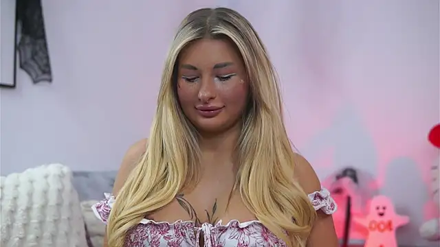 AvaShayy online show from 10/27/25, 09:52