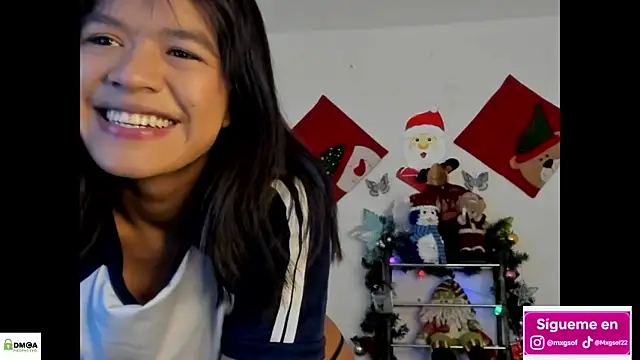 Snapshot of meganthompsonn22 chatting on 12/01/25, 06:46 meganthompsonn22 online show from 12/01/25, 06:46