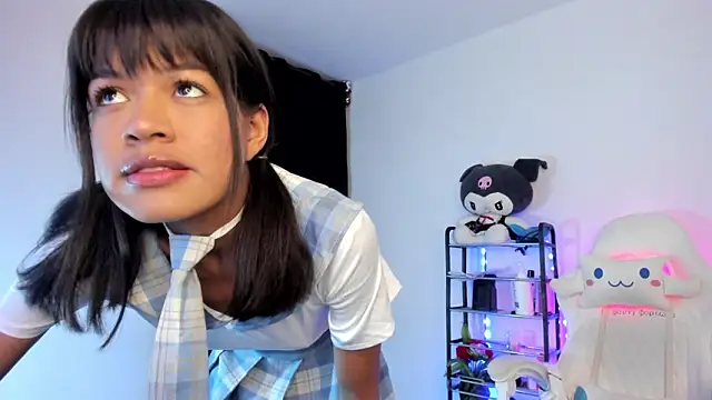 Snapshot of meganthompsonn22 chatting on 02/06/26, 04:17 meganthompsonn22 online show from 02/06/26, 04:17