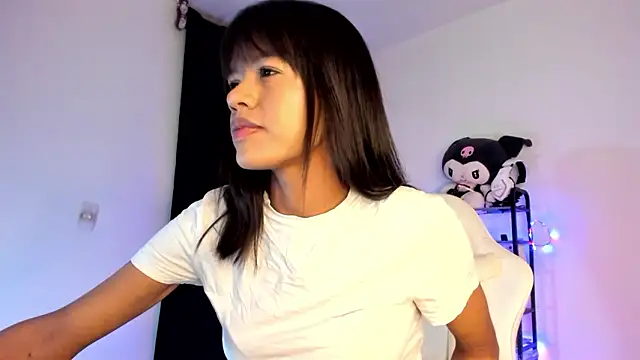 Snapshot of meganthompsonn22 chatting on 03/05/26, 06:53 meganthompsonn22 online show from 03/05/26, 06:53