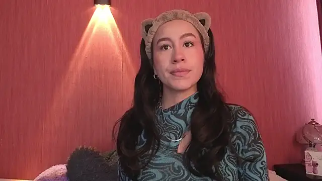 EmiGomez  online show from 11/04/25, 12:59