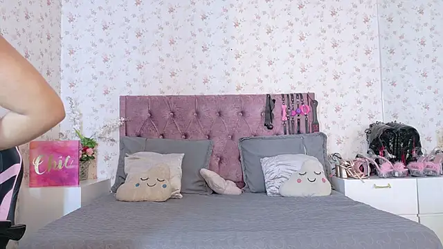 AvrillThomas online show from 10/16/25, 04:30