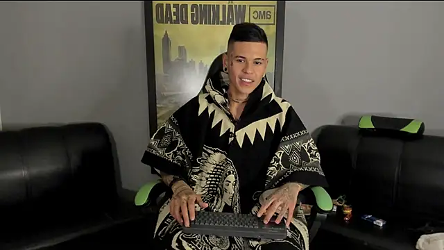 Snapshot of jamesinked_ chatting on 12/20/24, 01:25 jamesinked online show from 12/20/24, 01:25