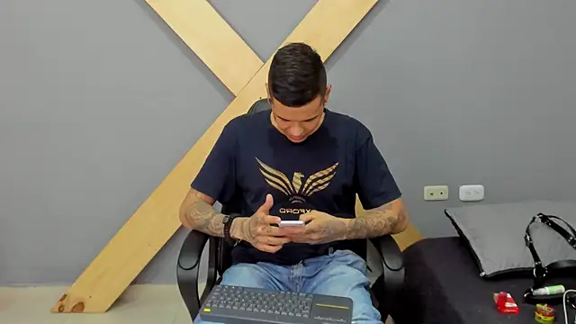 Snapshot of jamesinked_ chatting on 12/24/24, 09:00 jamesinked online show from 12/24/24, 09:00