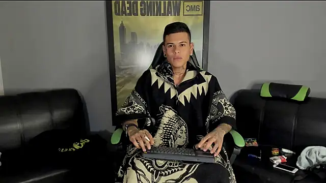 Snapshot of jamesinked_ chatting on 12/30/24, 04:42 jamesinked online show from 12/30/24, 04:42