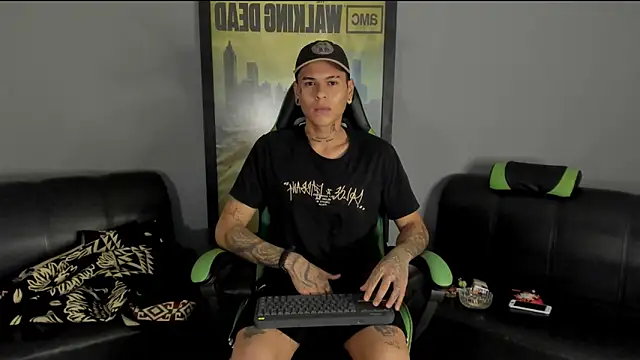 Snapshot of jamesinked_ chatting on 01/10/25, 12:38 jamesinked online show from 01/10/25, 12:38