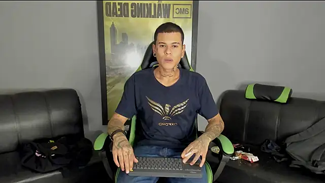 Snapshot of jamesinked_ chatting on 01/12/25, 02:24 jamesinked online show from 01/12/25, 02:24