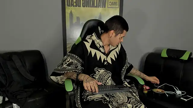 Snapshot of jamesinked_ chatting on 02/05/25, 01:58 jamesinked online show from 02/05/25, 01:58