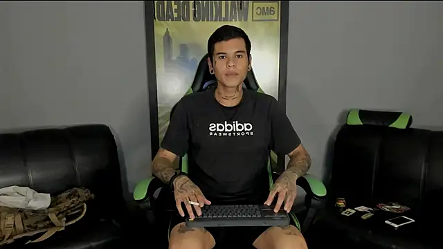 Snapshot of jamesinked_ chatting on 03/04/25, 04:38 jamesinked online show from 03/04/25, 04:38