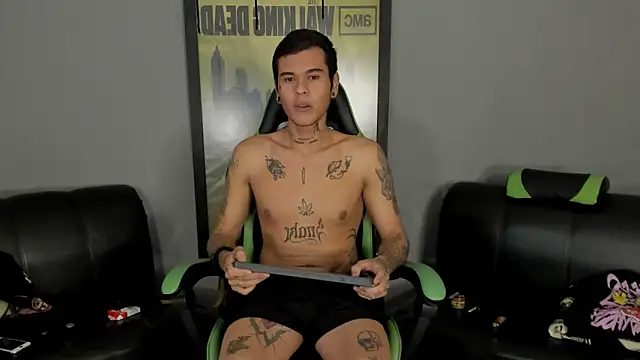 Snapshot of jamesinked_ chatting on 03/08/25, 08:03 jamesinked online show from 03/08/25, 08:03