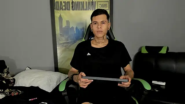 Snapshot of jamesinked_ chatting on 03/12/25, 08:10 jamesinked online show from 03/12/25, 08:10