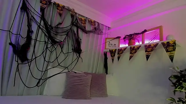 susyy7 online show from 10/31/25, 06:20