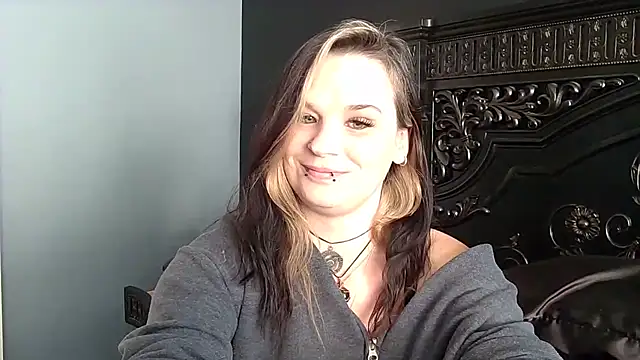 Snapshot of CherryWilde chatting on 01/06/26, 04:43 CherryWilde online show from 01/06/26, 04:43