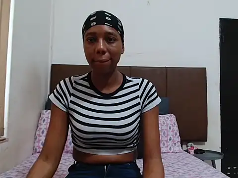 Sweet nicole98 online show from 05/17/26, 12:01