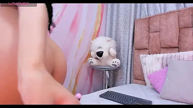 lila noa online show from 02/28/25, 06:32