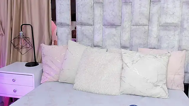 lila noa online show from 09/10/25, 03:28