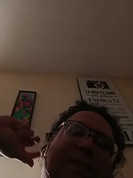 Snapshot of beautiful_hands_ chatting on 12/05/25, 03:41 beautiful hands online show from 12/05/25, 03:41