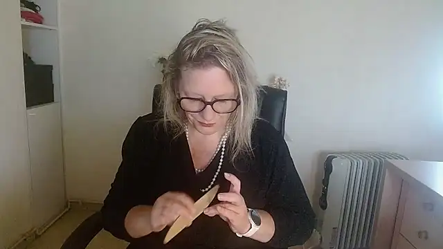 Snapshot of Silkesquirt chatting on 10/22/25, 07:52 Silkesquirt online show from 10/22/25, 07:52