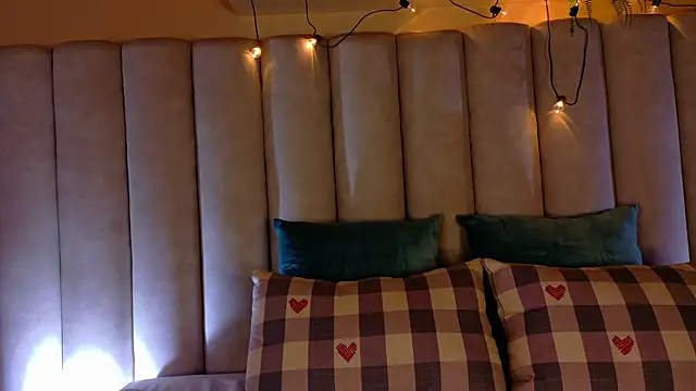 briannajackson  online show from 09/16/25, 11:44