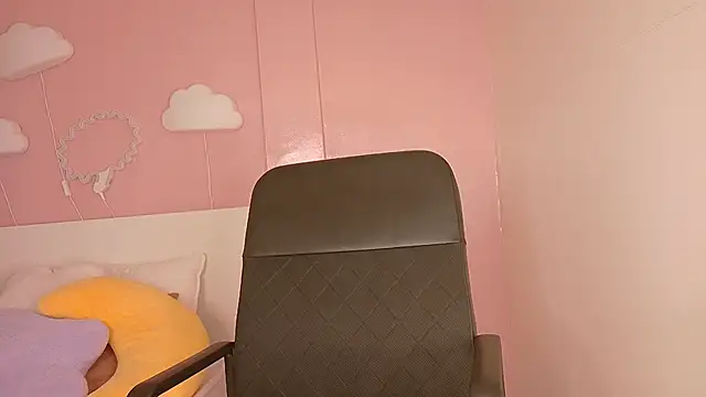 briannajackson  online show from 10/22/25, 07:46