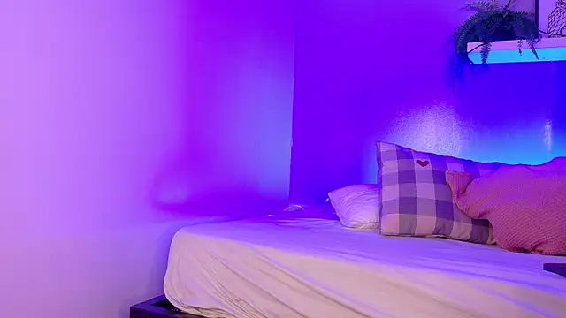 briannajackson  online show from 12/18/25, 11:49