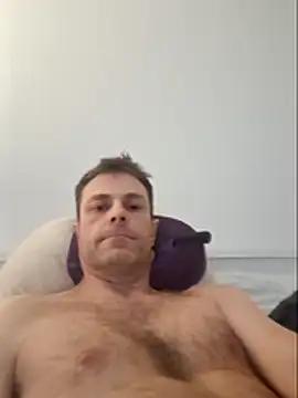 Snapshot of steb1980 chatting on 04/01/26, 10:40 steb1980 online show from 04/01/26, 10:40