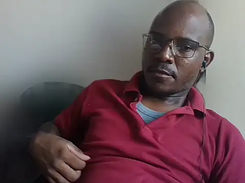 Snapshot of ManMaxy chatting on 10/30/25, 10:38 ManMaxy online show from 10/30/25, 10:38